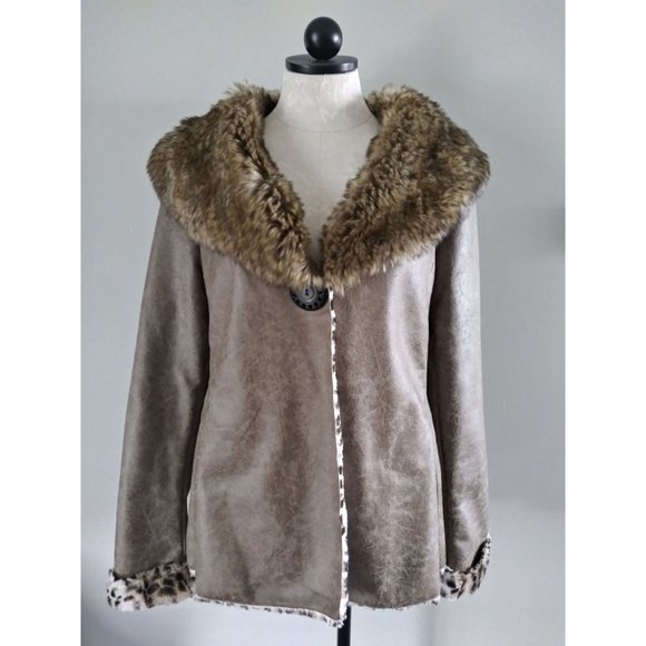 MontanaCo Jackets & Blazers - MontanaCo Womens One Button Jacket Coat Size Medium Faux Fur Animal Print Soft